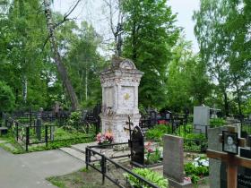 Капотня. Часовенный столб на Капотненском кладбище