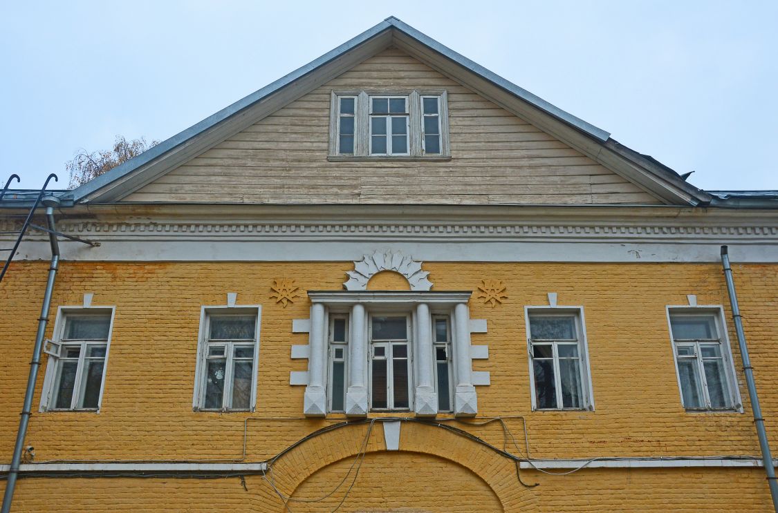 Преображенское. Моленная Успения Пресвятой Богородицы, Иоанна Богослова, Николая Чудотворца в мужской палате Преображенского Богадельного Дома. фасады