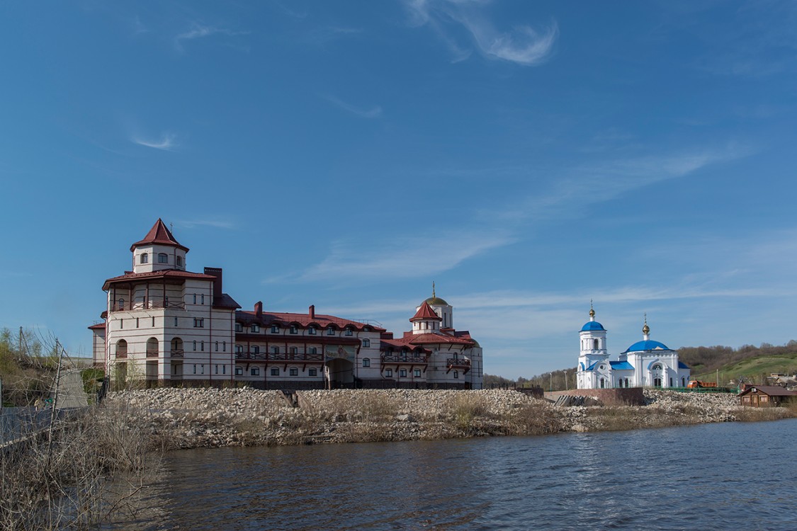 Богородичный Казанский мужской монастырь, Винновка (Ставропольский район, Самарская область). общий вид в ландшафте