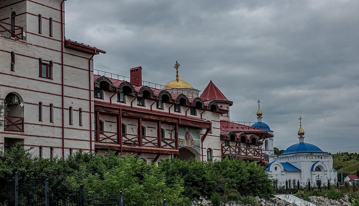 фасады. Богородичный Казанский мужской монастырь, Винновка (Ставропольский район, Самарская область)