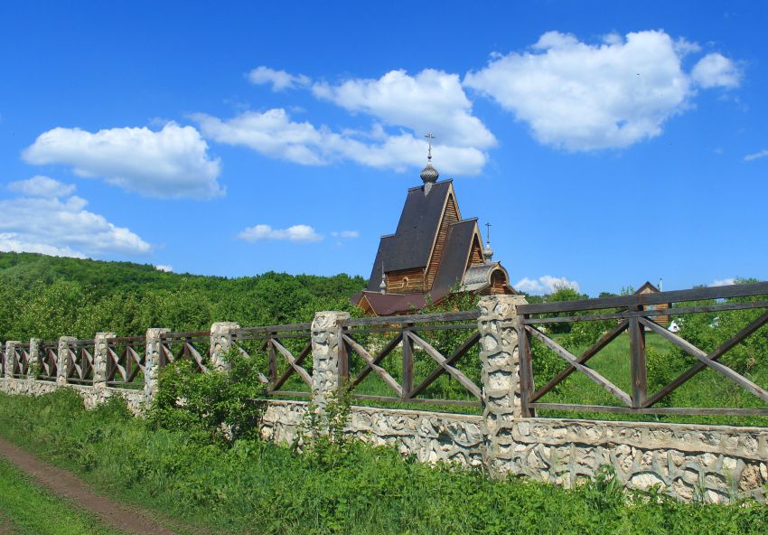 Подгоры. Заволжский монастырь Креста Господня. общий вид в ландшафте