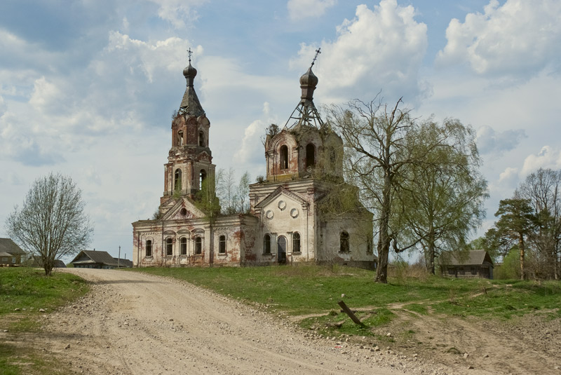 Тверская область д новое. Паскино Тверская область. Церковь Воскресения Словущего в Ахматово, село Ахматово. Деревня Воскресенское Тверская область.