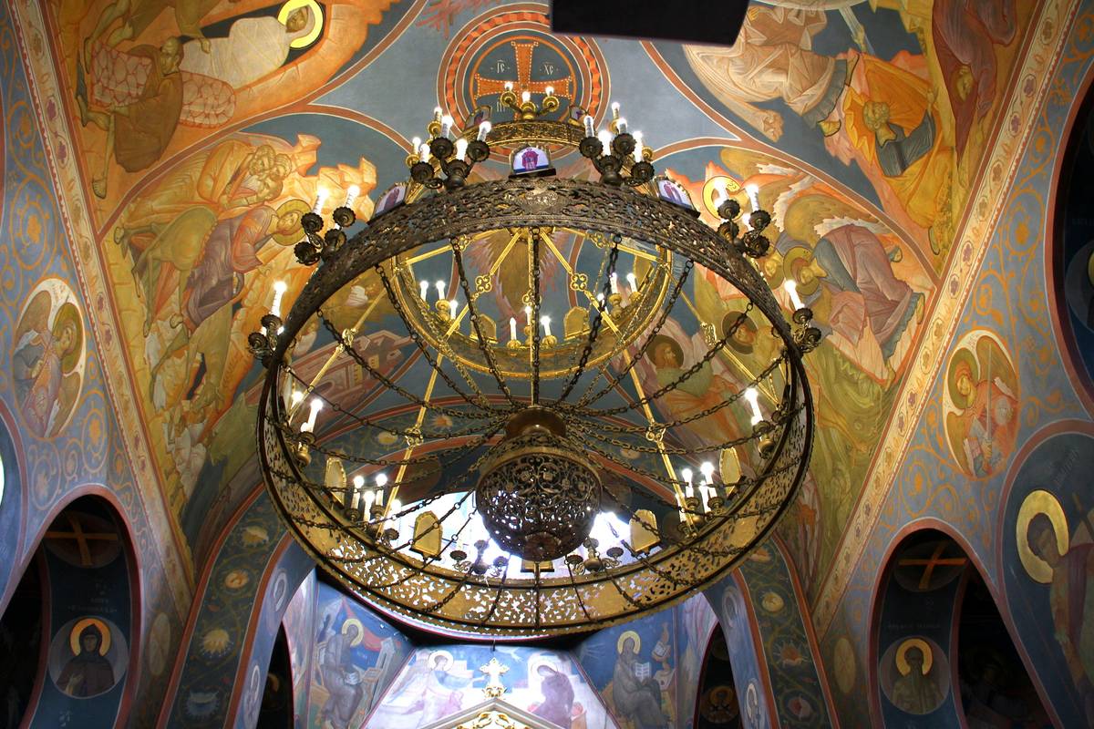 Георгиевский женский монастырь. Церковь Георгия Победоносца, Ессентуки (Ессентуки, город, Ставропольский край). интерьер и убранство, Паникадило церкви.