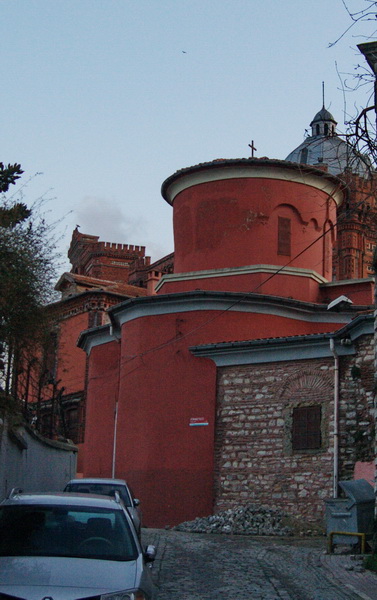 Стамбул. Церковь Успения Пресвятой Богородицы. общий вид в ландшафте