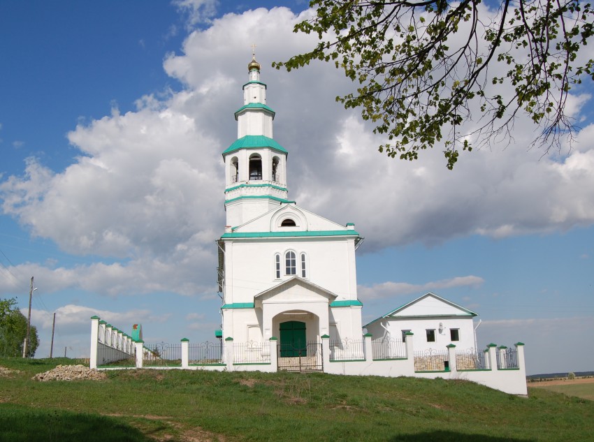 Комарово. Церковь Рождества Христова. фасады