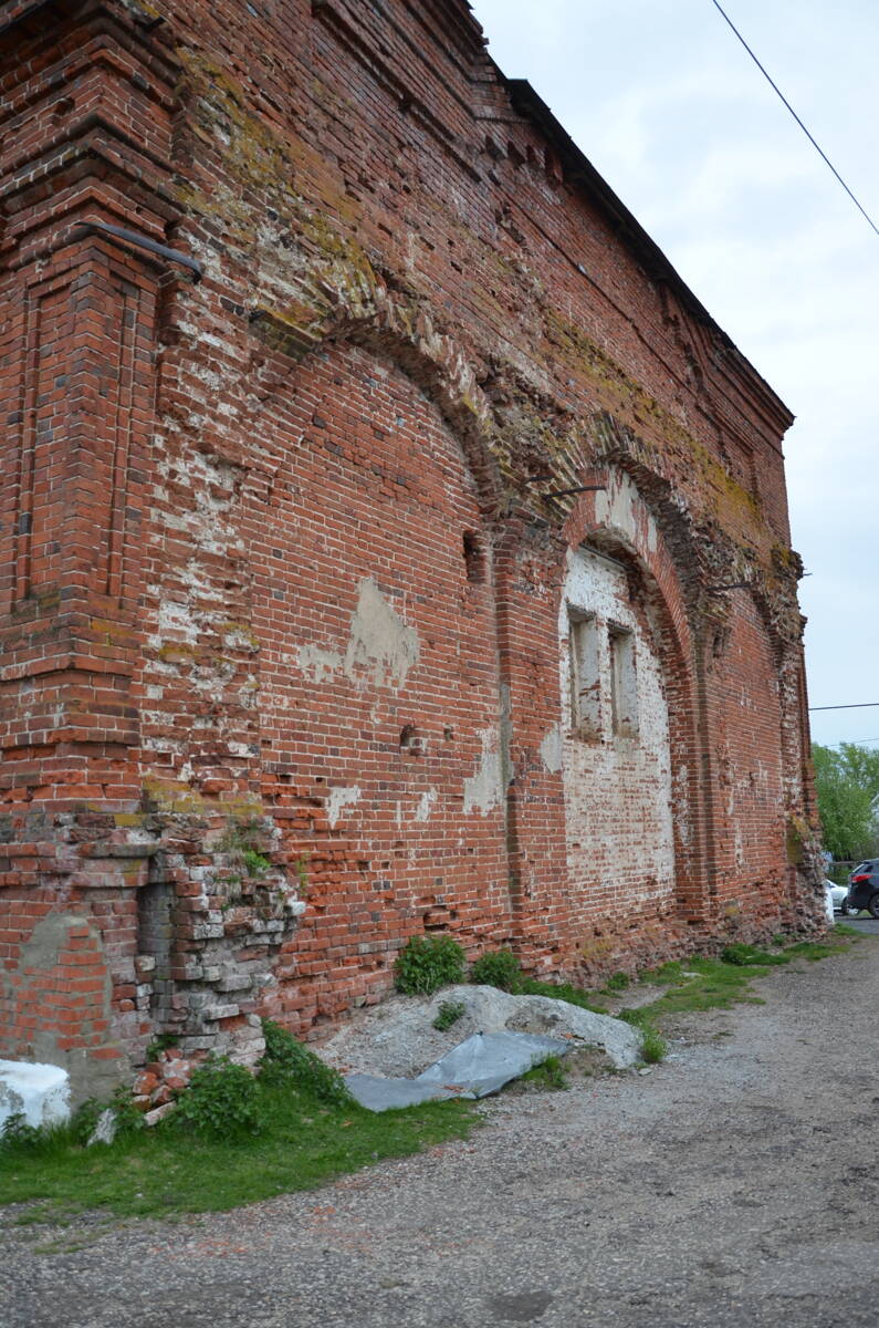 Церковь Рождества Христова, Гумны (Краснослободский район, Республика Мордовия). архитектурные детали, Западная стена храма