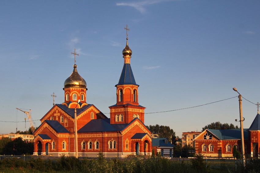 Церковь Николая Чудотворца, Рузаевка (Рузаевский район, г. Рузаевка, Республика Мордовия). общий вид в ландшафте