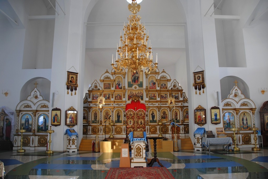 Церковь Казанской иконы Божией Матери, Новосибирск (Новосибирск, город, Новосибирская область). интерьер и убранство, Иконостас.