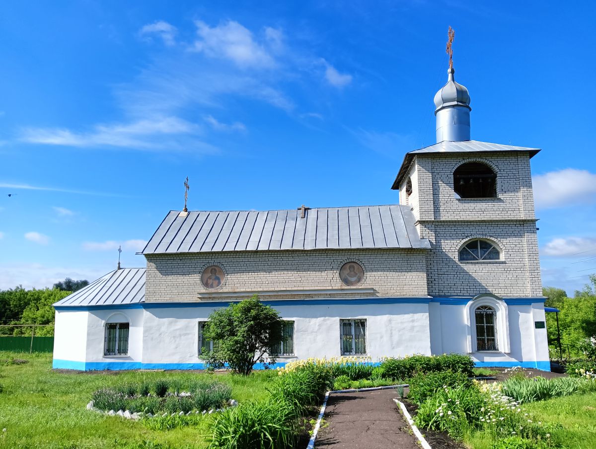 Кочкурово. Церковь Рождества Христова (временная). фасады