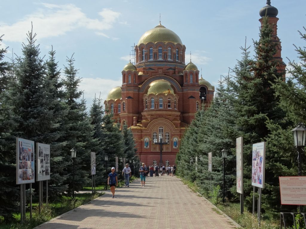 Саракташ. Троицкая Симеонова обитель милосердия. Собор Троицы Живоначальной. фасады