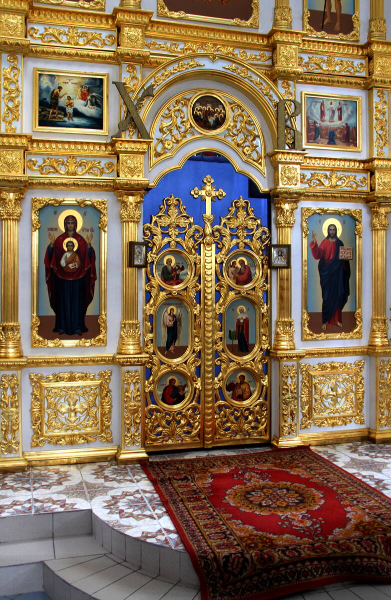 Церковь Татианы при Финансово-экономическом колледже, Бузулук (Бузулукский район, Оренбургская область). интерьер и убранство, Царские врата иконостаса