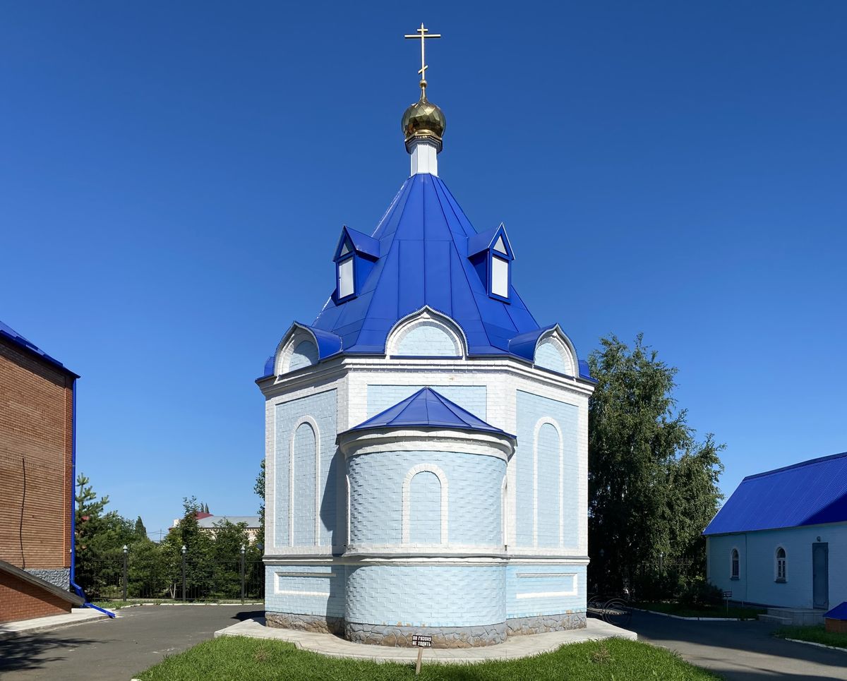 Вид с востока, фасады. Церковь Лазаря Четверодневного, Сорочинск (Сорочинский район, Оренбургская область)