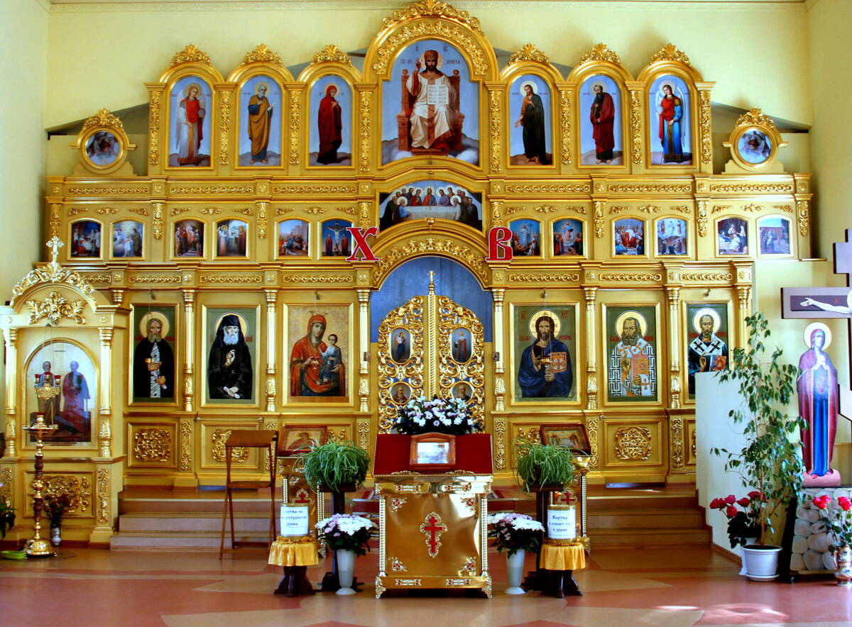 Церковь Петра и Павла (новая), Бузулук (Бузулукский район, Оренбургская область). интерьер и убранство, Иконостас