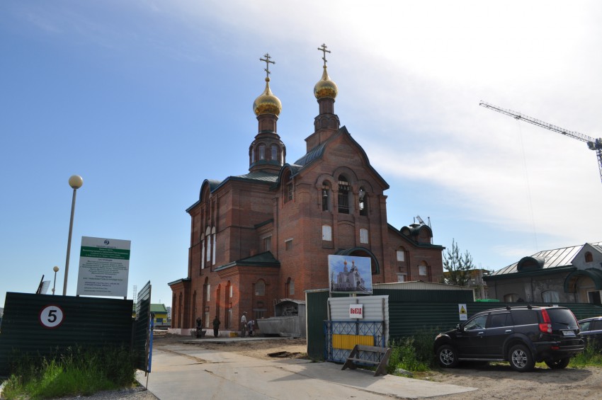 Церковь Пантелеимона Целителя при детской окружной больнице, Нижневартовск (Нижневартовский район и г. Нижневартовск, Ханты-Мансийский автономный округ). документальные фотографии