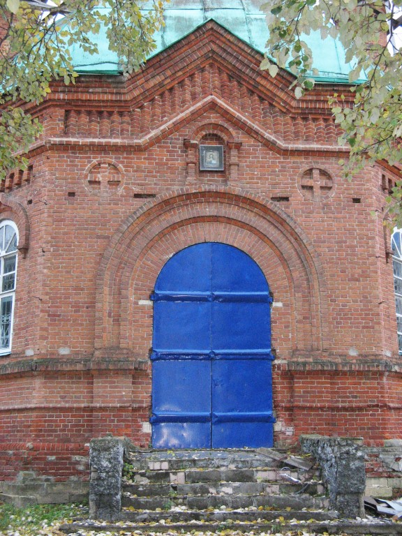 Церковь Сергия Радонежского, Тургенево (Ардатовский район, Республика Мордовия). архитектурные детали, Фрагмент южного фасада  храма с вратами