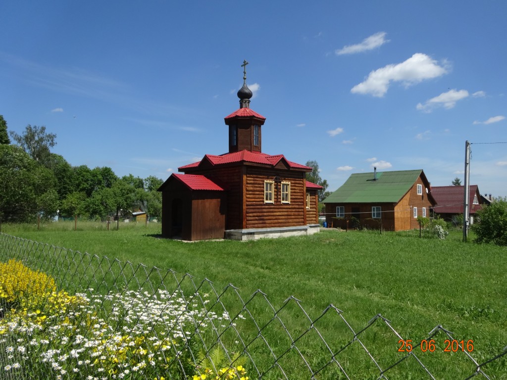Церковь Сошествия Святого Духа (новая), Дрожжино (Угранский район, Смоленская область). фасады