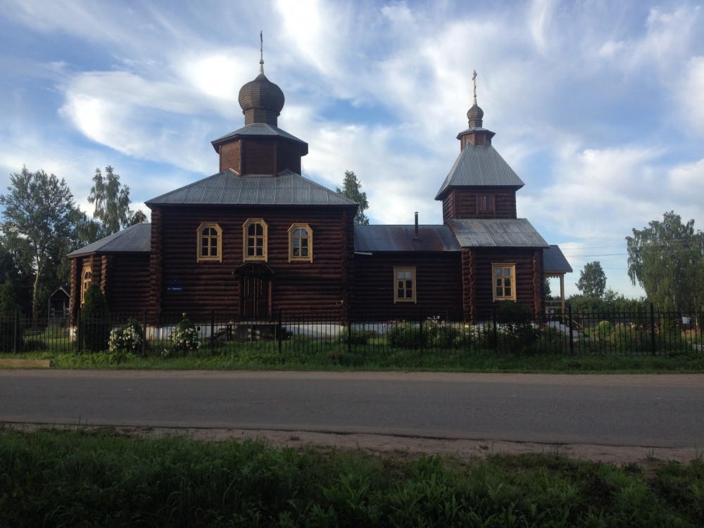 Церковь Кирилла и Мефодия, Угра (Угранский район, Смоленская область). фасады, вид с северной стороны