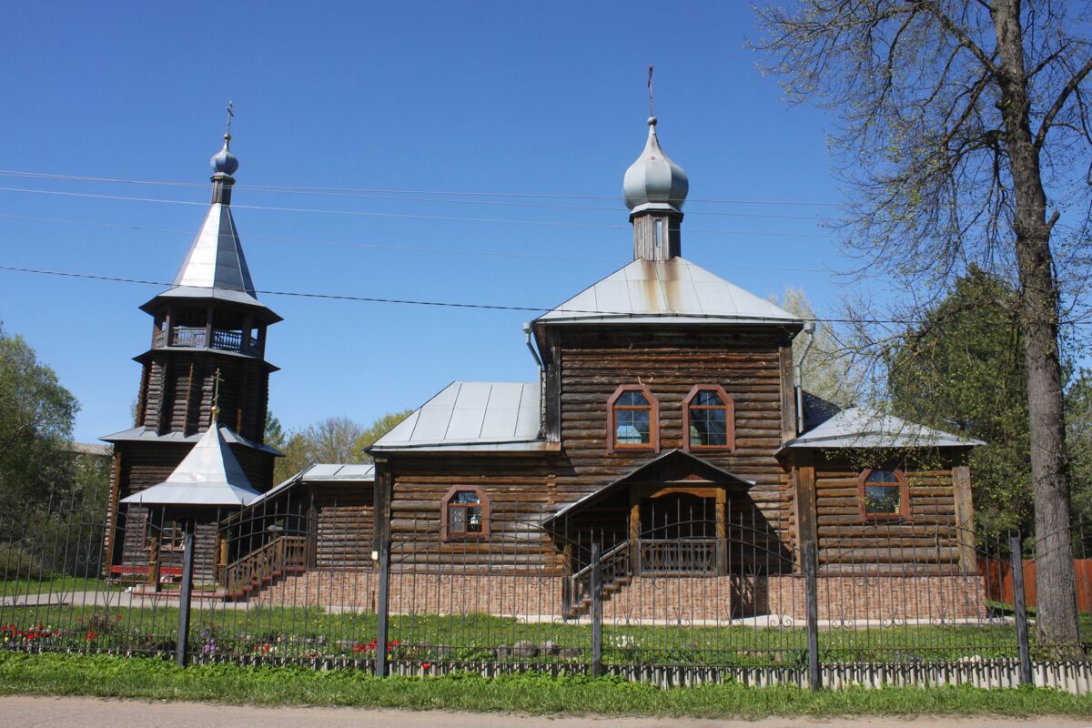 Церковь Пантелеимона Целителя, Издешково (Сафоновский район, Смоленская область). фасады