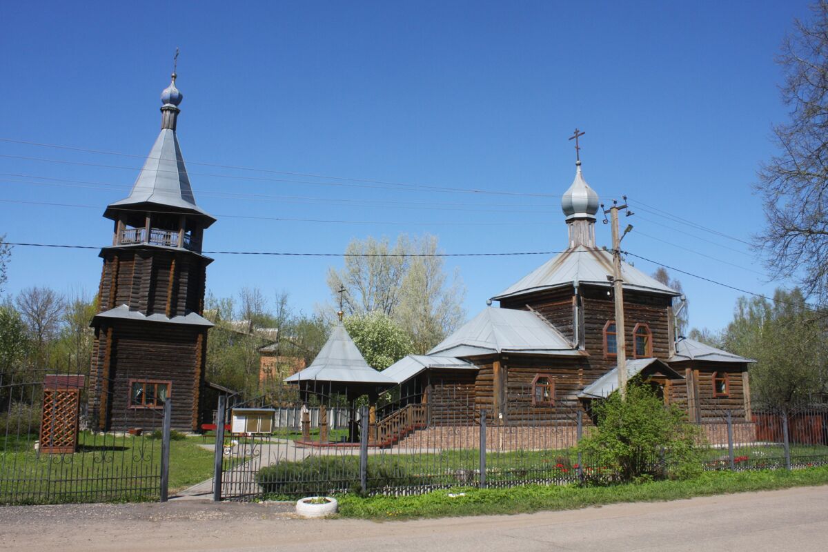 Церковь Пантелеимона Целителя, Издешково (Сафоновский район, Смоленская область). фасады
