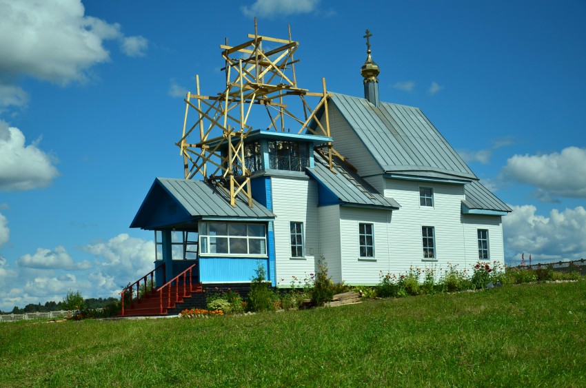 Капыревщина. Церковь Покрова Пресвятой Богородицы. общий вид в ландшафте
