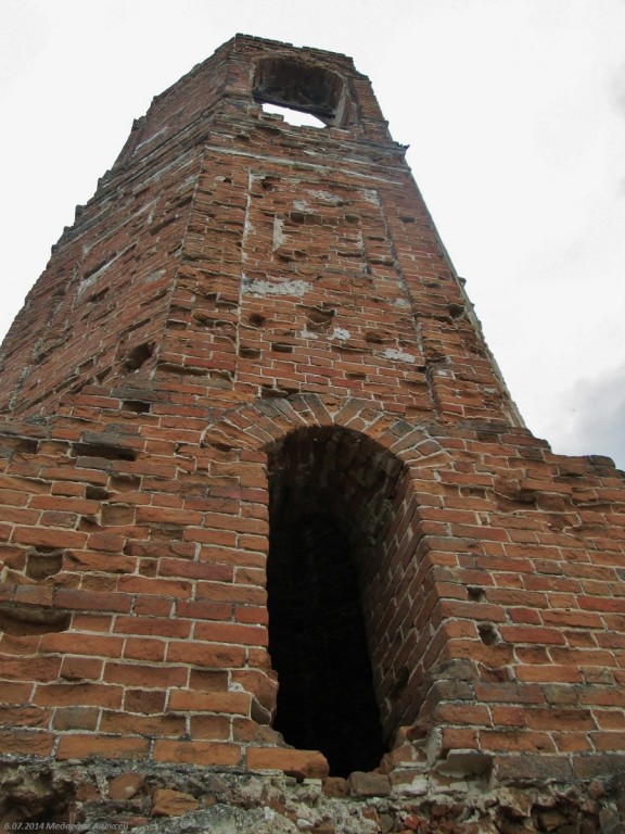 Церковь Петра и Павла, Петухи (Шумихинский район, Курганская область). архитектурные детали