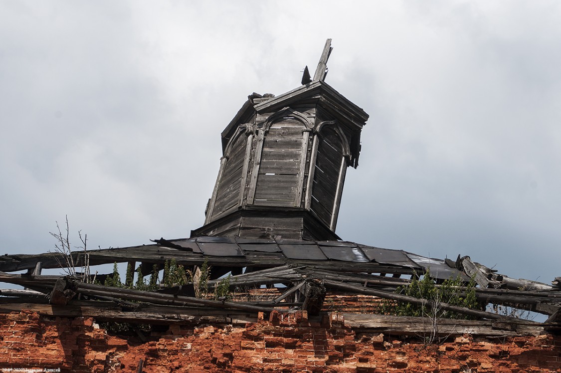 Церковь Николая Чудотворца, Острова (Юргамышский район, Курганская область). архитектурные детали