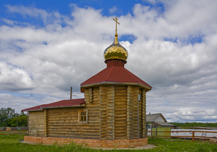 Красноборье. Часовня Николая Чудотворца. общий вид в ландшафте