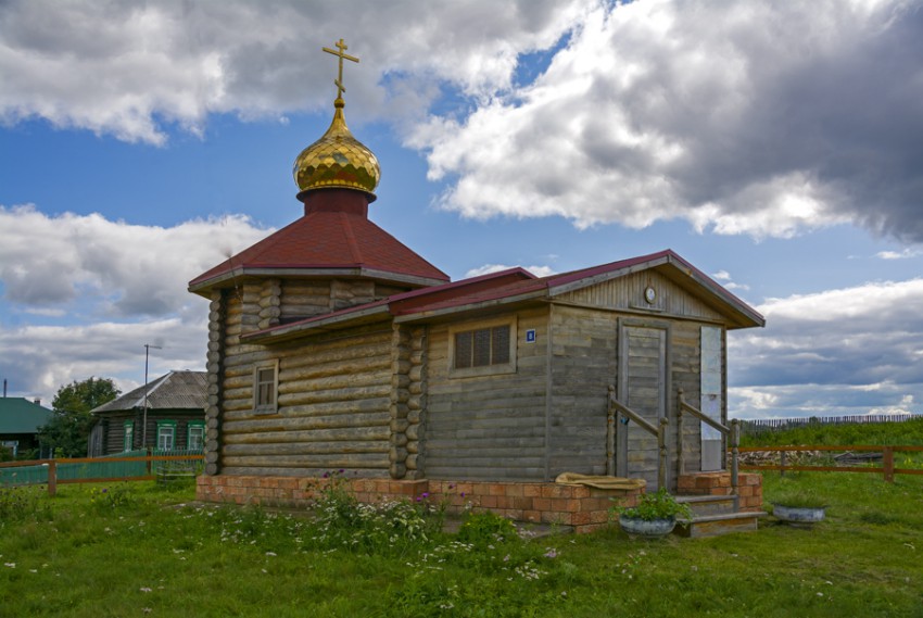 Красноборье. Часовня Николая Чудотворца. общий вид в ландшафте