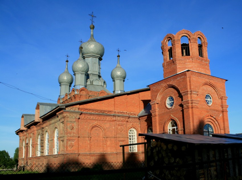 Табашино. Церковь Флора и Лавра. фасады