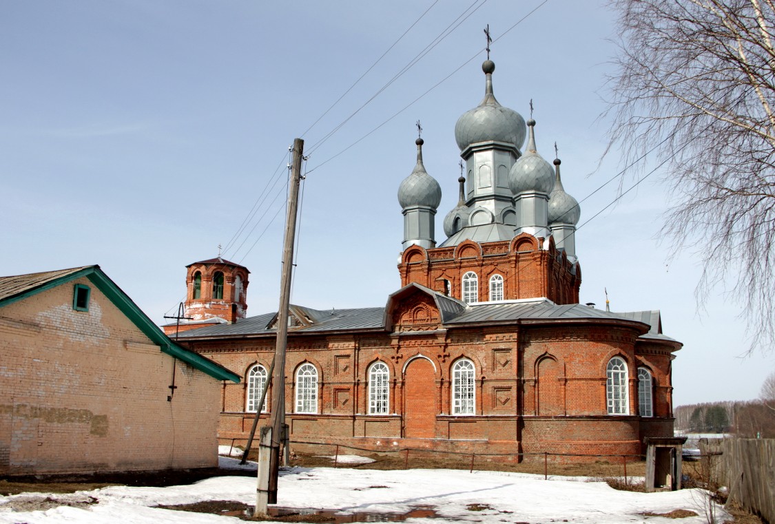 Табашино. Церковь Флора и Лавра. фасады