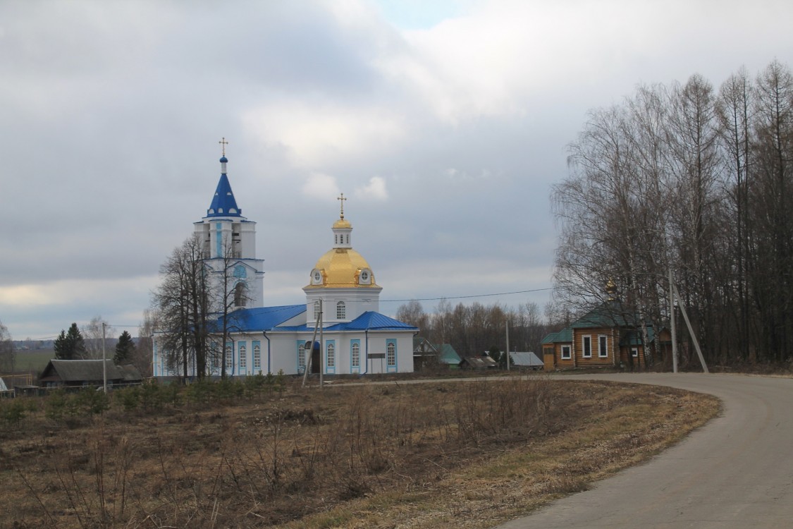 Церковь Петра и Павла, Верх-Ушнур (Советский район, Республика Марий Эл). общий вид в ландшафте, Фасады
