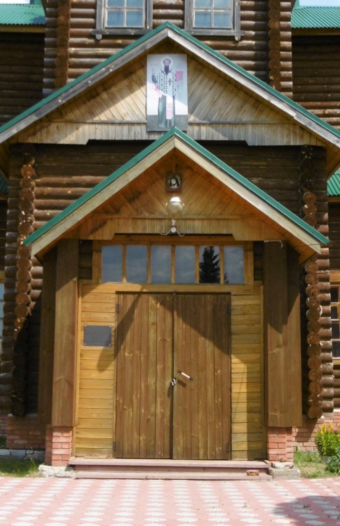 Церковь Василия Великого, Сосновка (Карсунский район, Ульяновская область). архитектурные детали, Главные врата храма