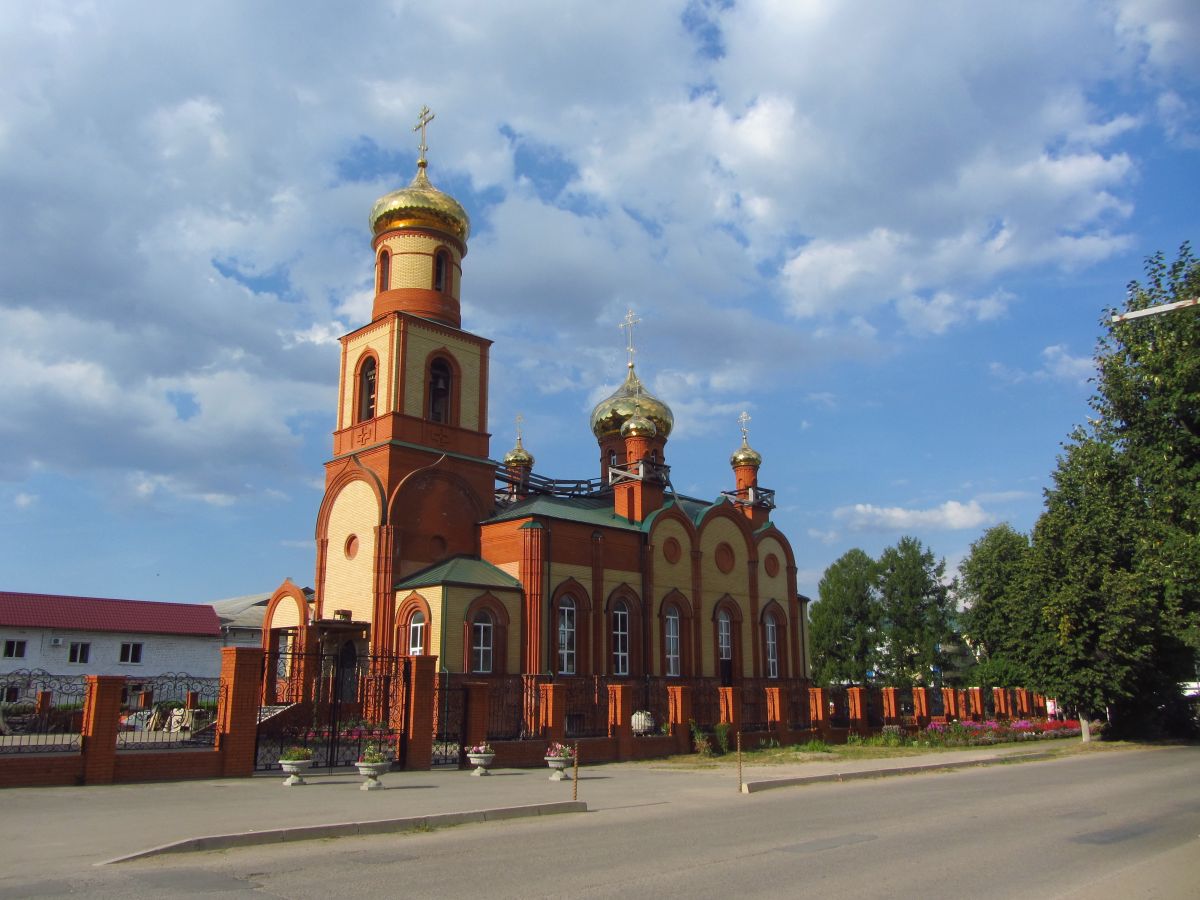 Сернур. Церковь Михаила Архангела (новая). общий вид в ландшафте, Южный фасад Архангельской церкви