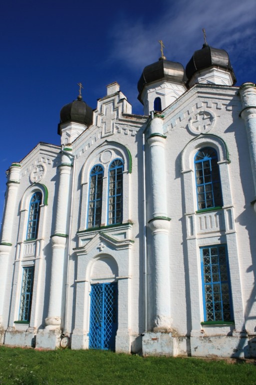 Марисола. Церковь Покрова Пресвятой Богородицы. фасады