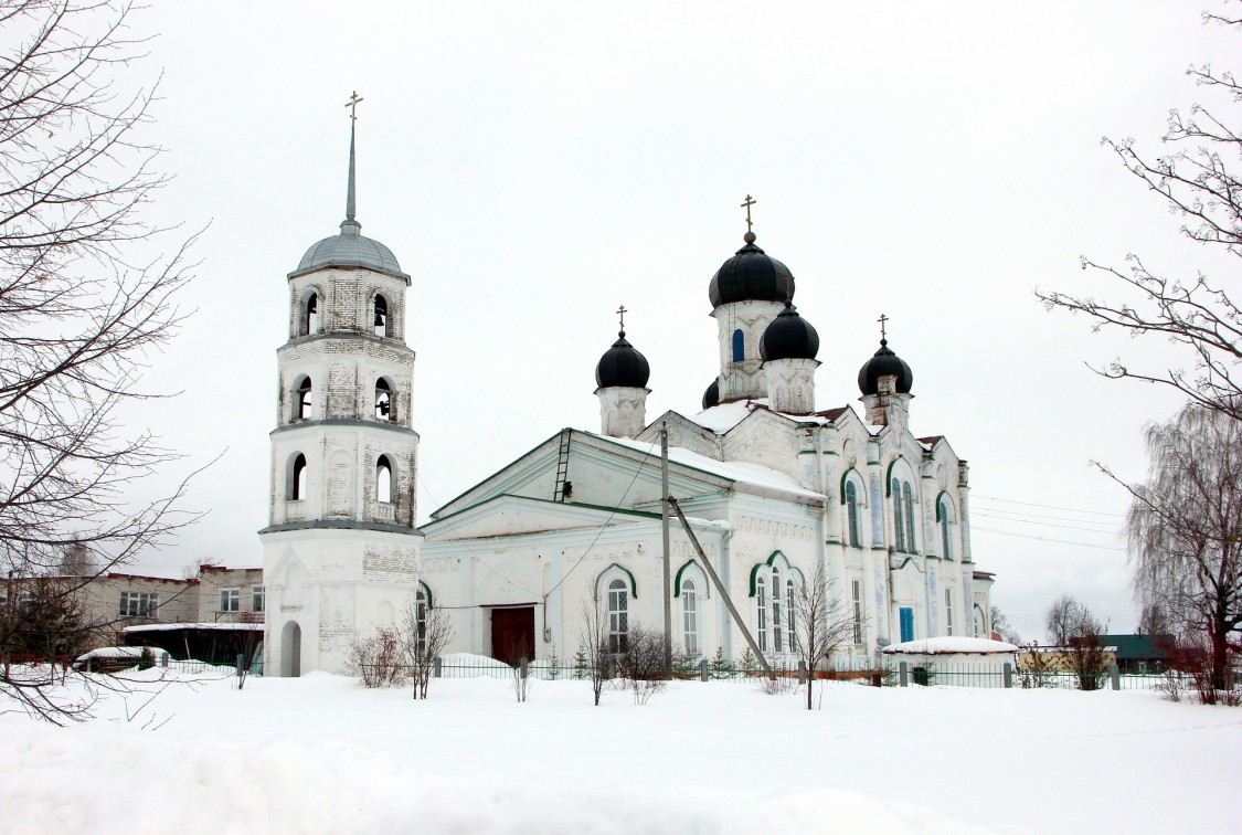 Марисола. Церковь Покрова Пресвятой Богородицы. фасады