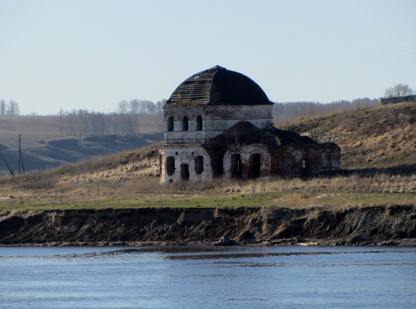 Церковь Покрова Пресвятой Богородицы, Покровское (Горномарийский район, Республика Марий Эл). общий вид в ландшафте