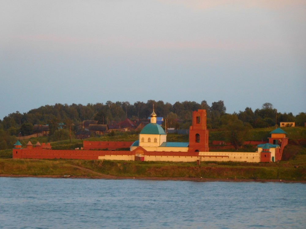 Церковь Покрова Пресвятой Богородицы, Покровское (Горномарийский район, Республика Марий Эл). общий вид в ландшафте