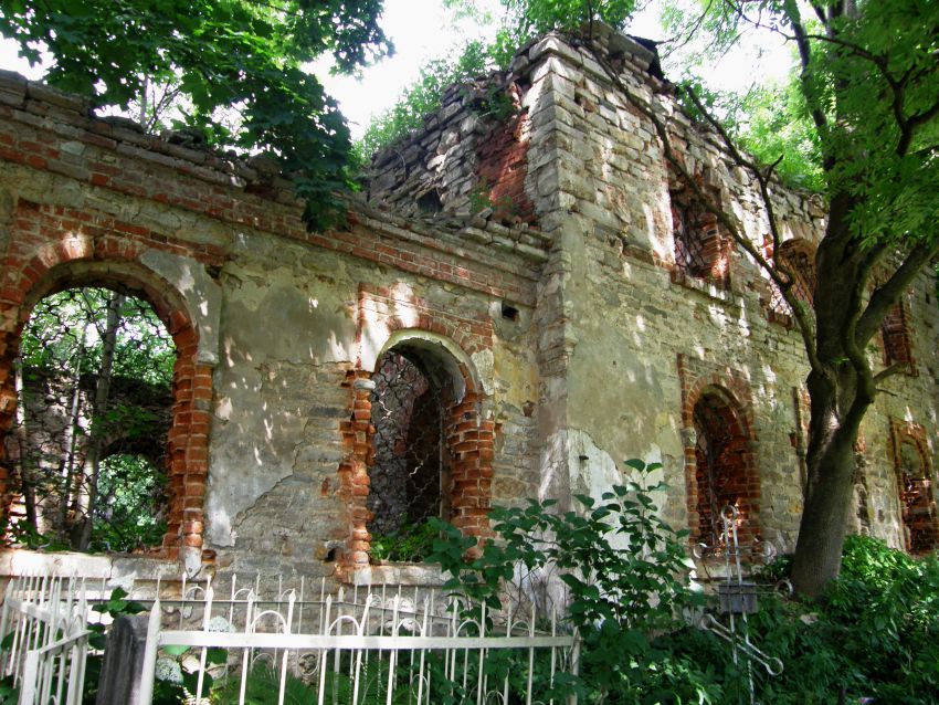 Церковь Рождества Христова, Усадище (Псковский район, Псковская область). фасады
