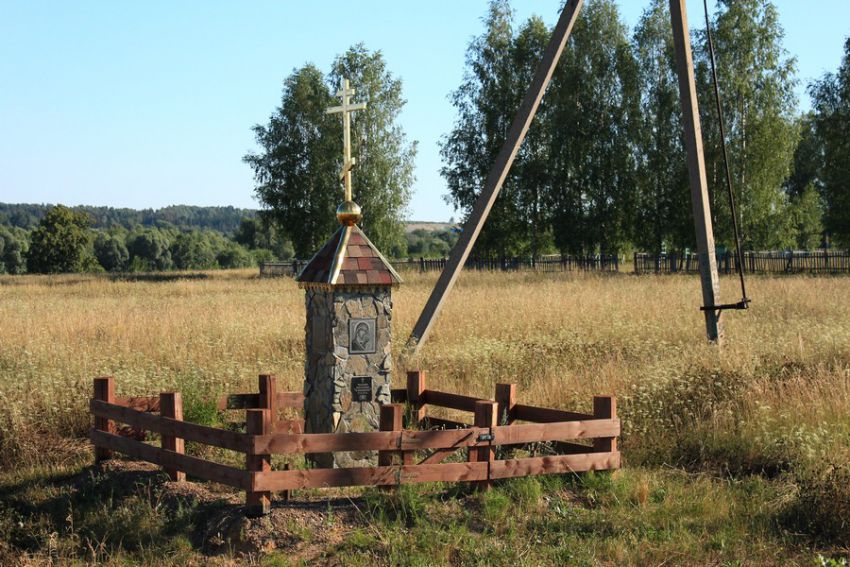 Карай. Часовня Казанской иконы Божией Матери. общий вид в ландшафте