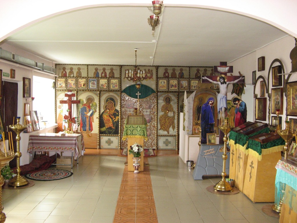 Церковь Троицы Живоначальной (новая), Помары (Волжский район и г. Волжск, Республика Марий Эл). интерьер и убранство, Убранство и иконостас церкви