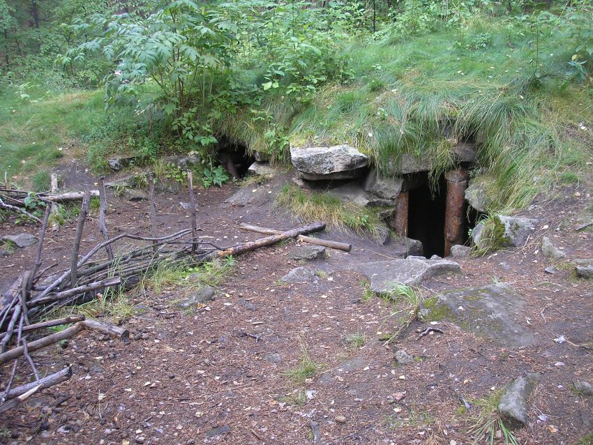Веры, остров. Пещерный комплекс старообрядческого скита на острове Веры озера Тургояк. архитектурные детали
