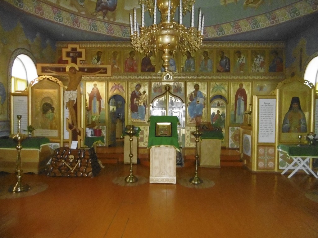 Церковь Моисея Уфимского, Павловка (Нуримановский район, Республика Башкортостан). интерьер и убранство, Главный иконостас церкви