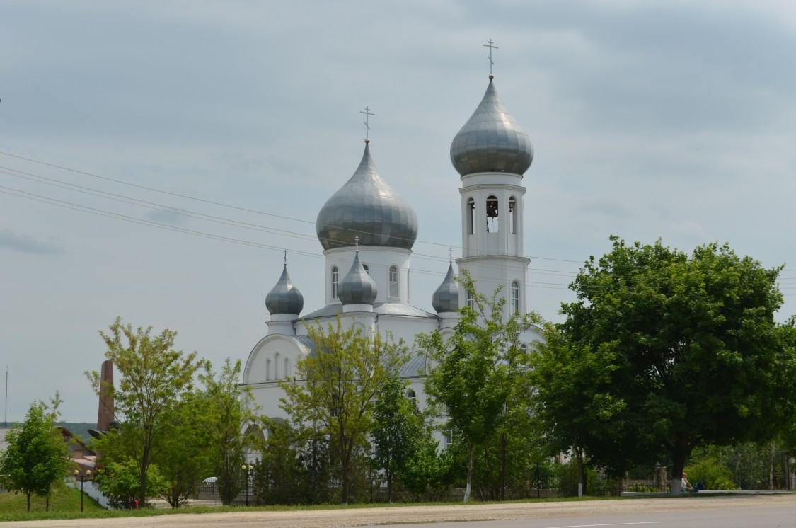 Светлый. Церковь Димитрия Солунского. фасады