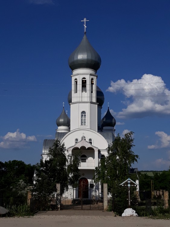 Светлый. Церковь Димитрия Солунского. фасады