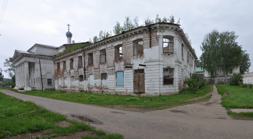Церковь Преображения Господня, Вожгалы (Кумёнский район, Кировская область). дополнительная информация, панорама с другой стороны