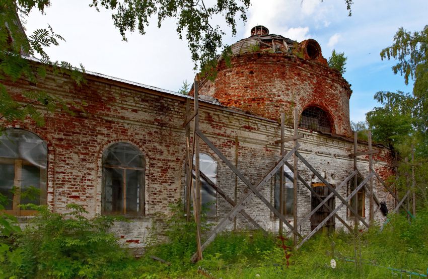 Церковь Троицы Живоначальной, Юркино (Бежецкий район, Тверская область). архитектурные детали