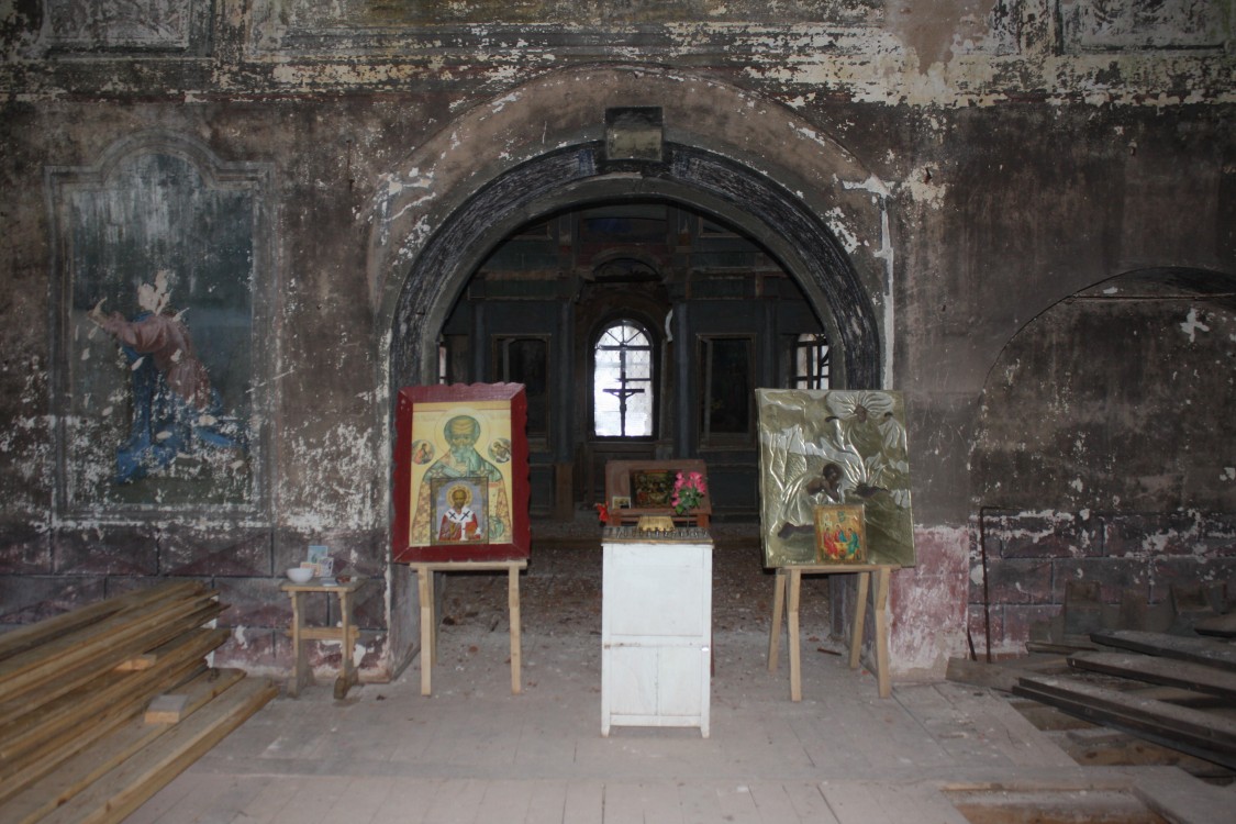 Церковь Троицы Живоначальной, Юркино (Бежецкий район, Тверская область). интерьер и убранство
