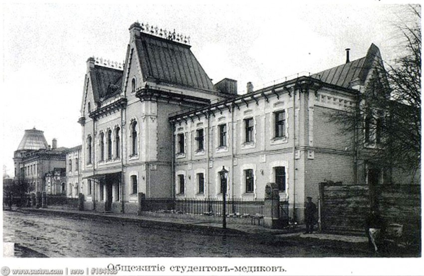 Неизвестная домовая церковь при 1381-м городском госпитале челюстных ранений в здании студенческого общежития, Хамовники (Центральный административный округ (ЦАО), г. Москва). архивная фотография, Фото с сайта pastvu.com