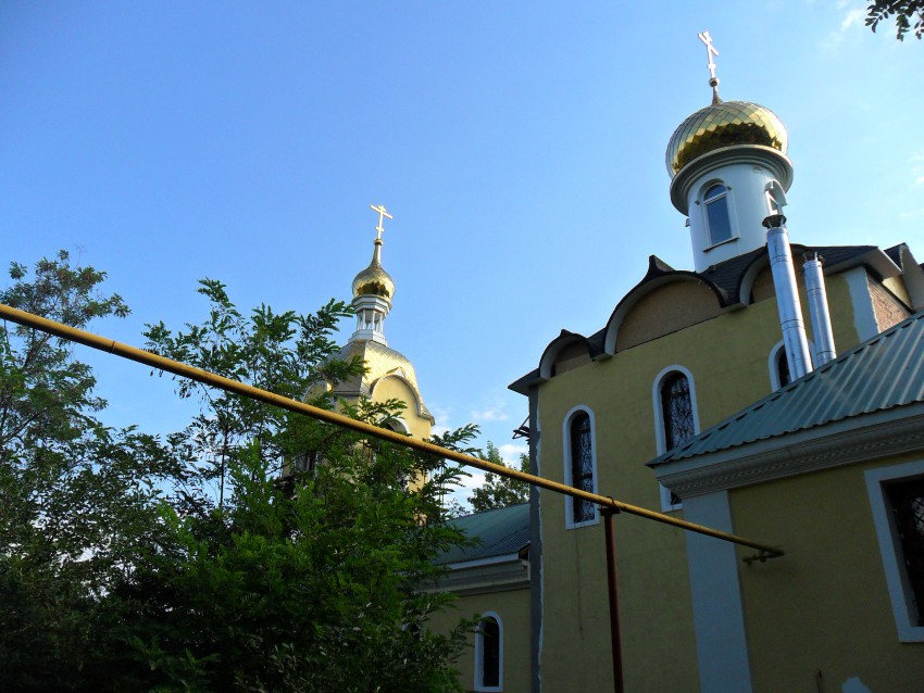 Церковь Всех Святых, Луганск (Луганск, город, Украина, Луганская область). фасады