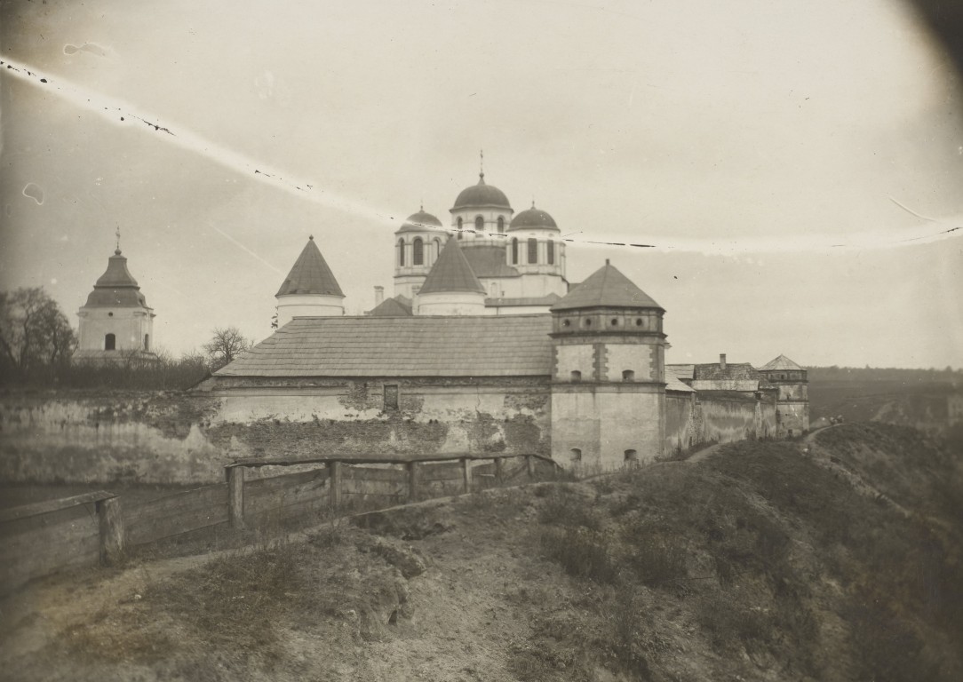 Троицкий Межирицкий мужской монастырь, Межирич (Острожский район, Украина, Ровненская область). архивная фотография, Фото 1900 года